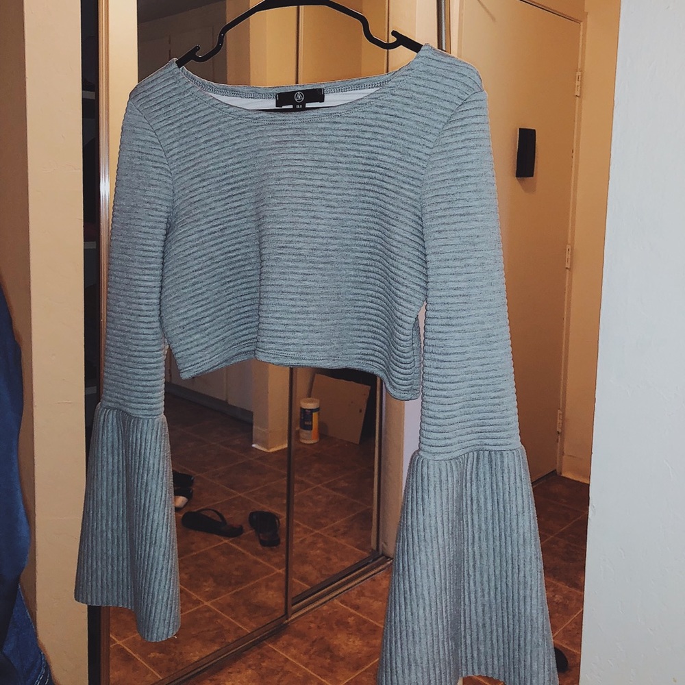 NWOT!! Missguided | Gray Cropped Sweatshirt